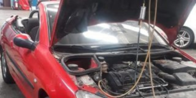 Auto BMW reparando